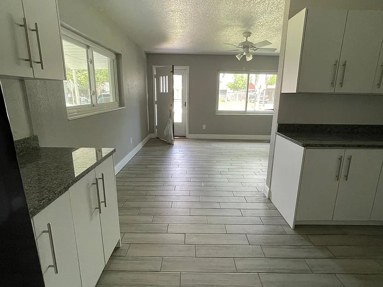 204 6th Jpv St — Photo 8