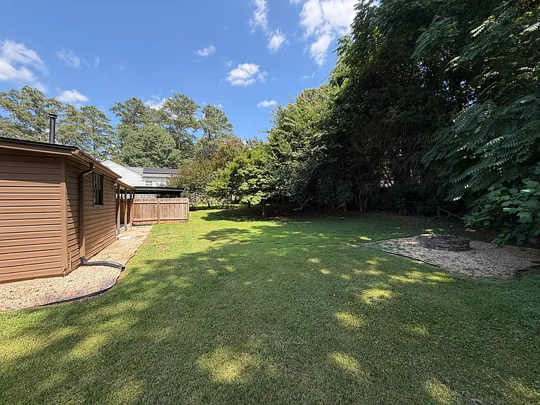 1627 Wainwright Dr SE — Photo 24