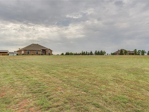 3rd image of 7211 High Meadows Ln