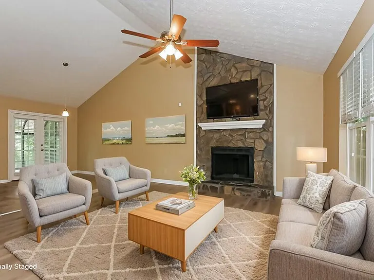 212 Wildwood Dr — Photo 6