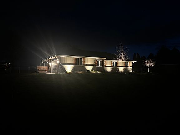 5th image of 675 Carriage Hill Ln