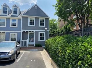 1136 N Utah St, Arlington, VA 22201