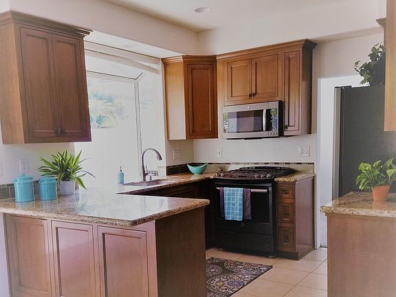 3rd image of 7730 E Moonridge Ln