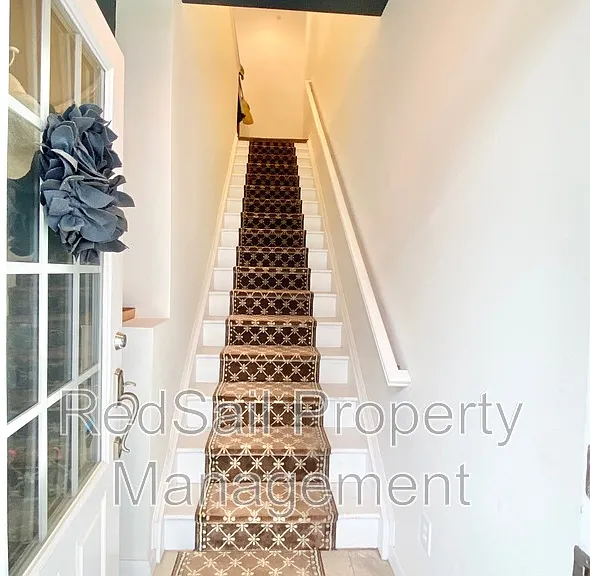 216 S 2nd St — Photo 4