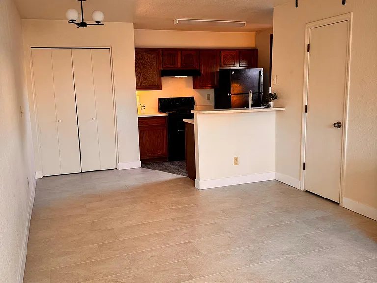 625 S Westwood St #113 — Photo 9