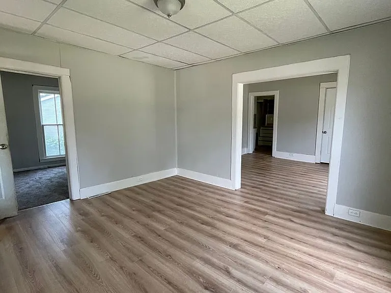 201 S Merchant St — Photo 2