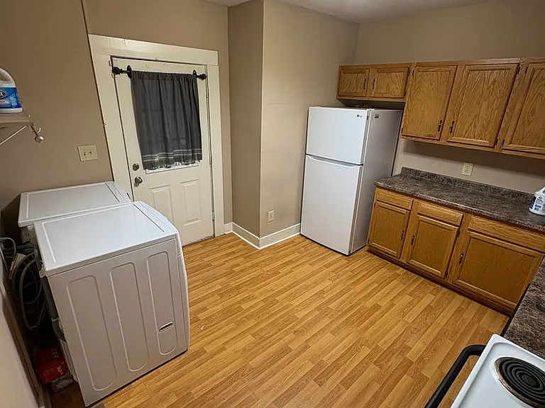 710 Cabell Dr — Photo 25