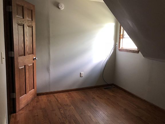4th image of 1606 Edmund Ave