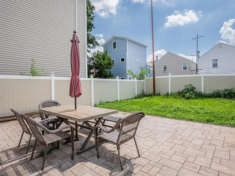24 Edwards Ct #1 — Photo 12