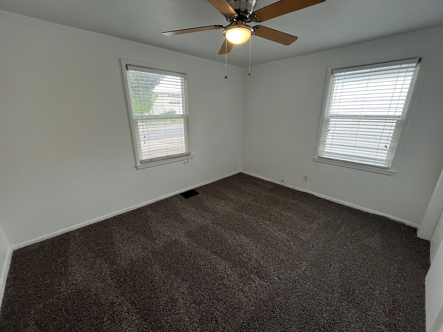 904 Sheridan Blvd - - — Photo 3