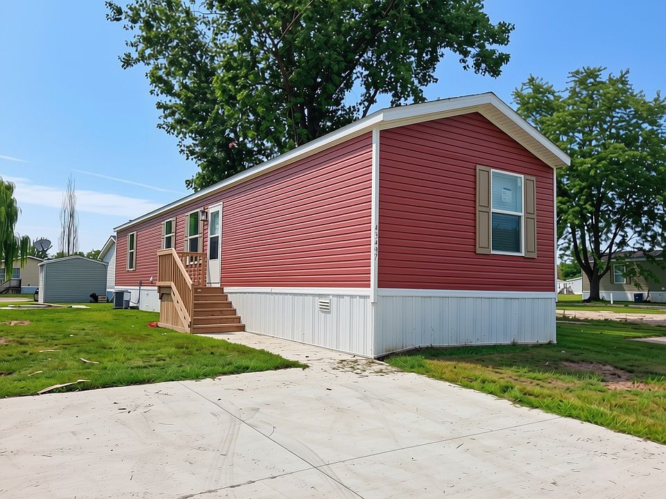 2nd image of 43497 Goldfinch Cir