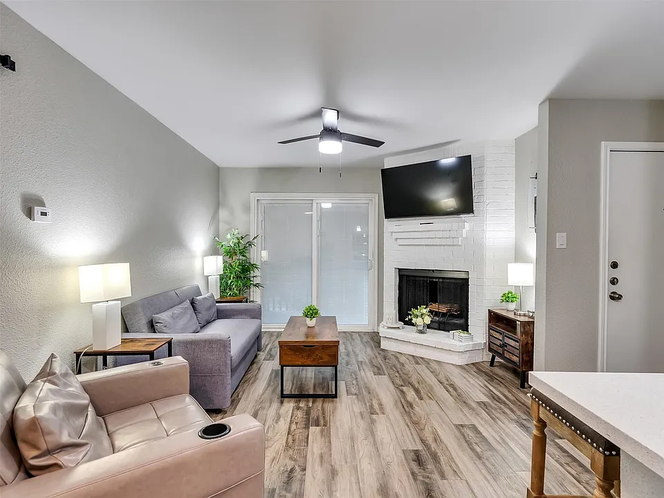 250 El Dorado Blvd #150