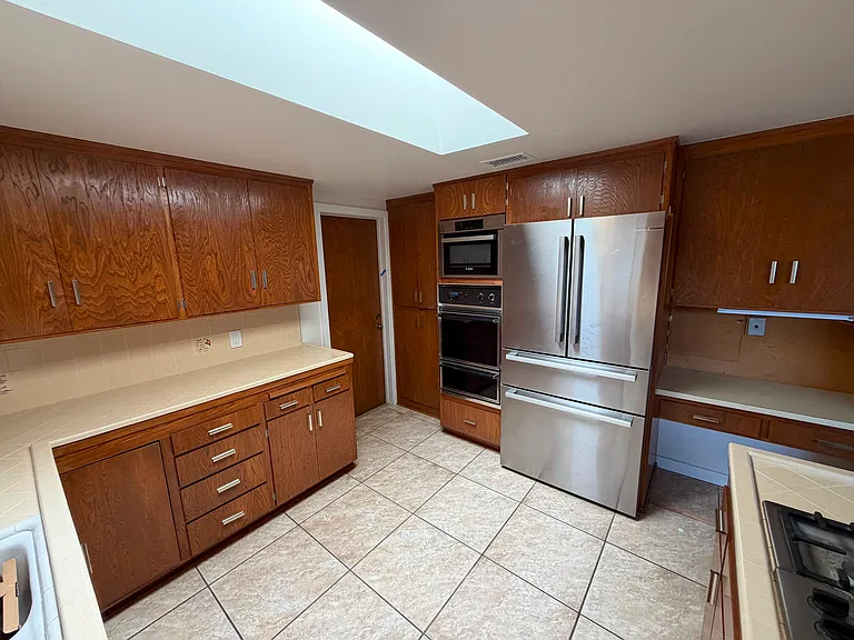 1300 Oak Ave — Photo 4
