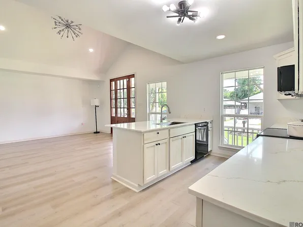 8608 Nottaway St, Denham Springs, LA 70726