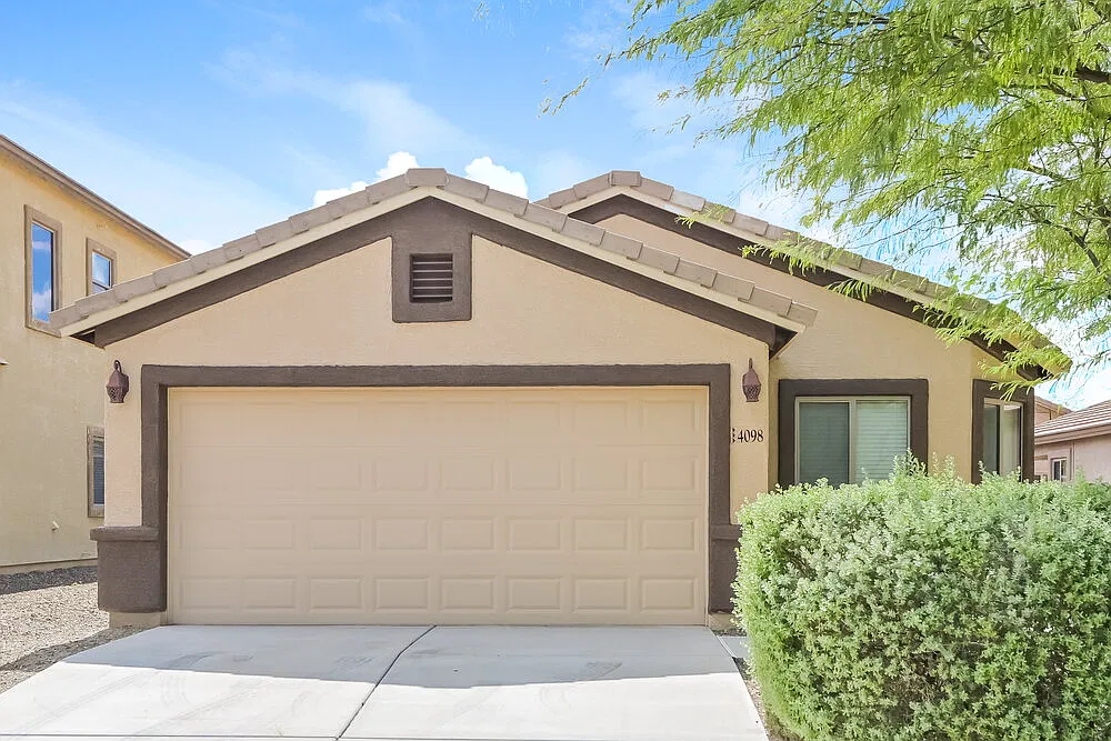 4 bed, 2.0 bath, 1534 sqft, $2,010 — Photo 1