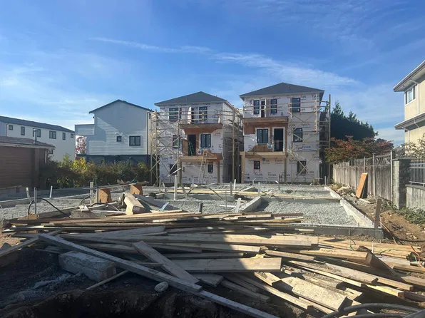 7337 Dow Ave #3, Burnaby, BC V5J 3X3