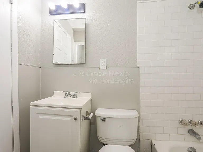 912 Clifton St — Photo 14