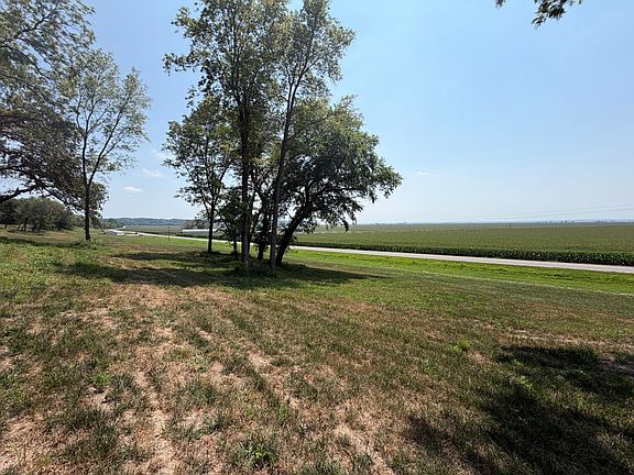 2nd image of 2290 Bluff Rd