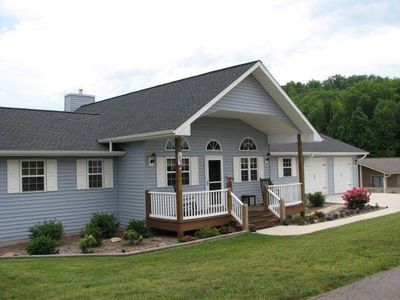 102 Grand Ridge Dr, Franklin, NC, 28734