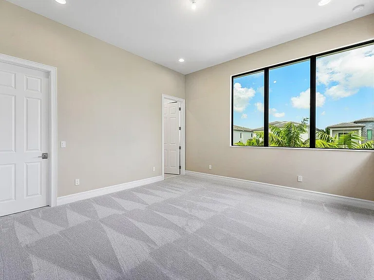17185 Ludovica Ln — Photo 34