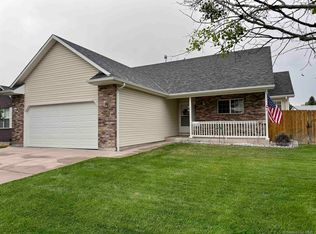 3918 Parkview Dr, Cheyenne, WY 82001