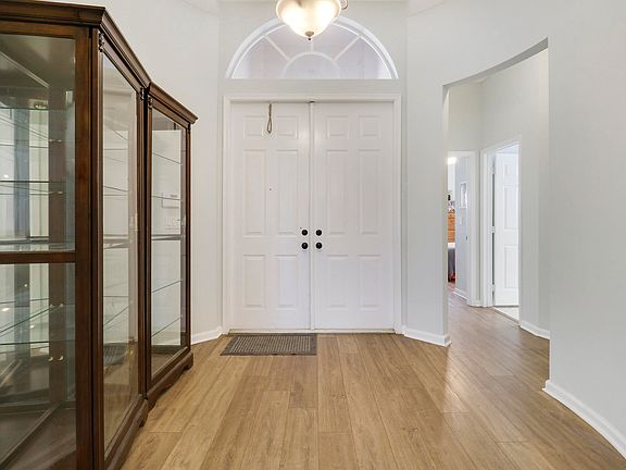 4th image of 7077 Copperfield Circle
