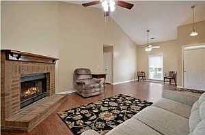 4th image of 208 Salterton St