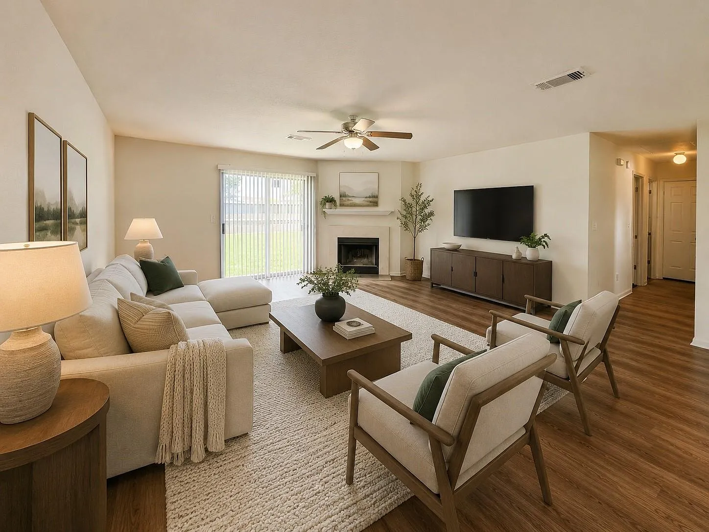 3 bed, 2.0 bath, 1565 sqft, $1,725 — Photo 3