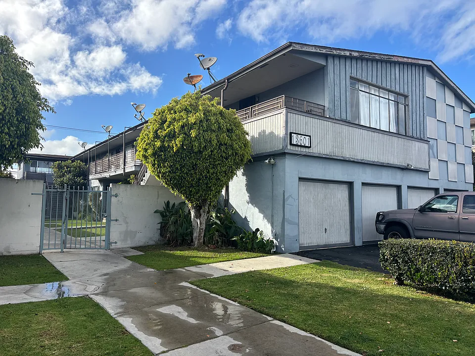 13601 Van Ness Ave #9