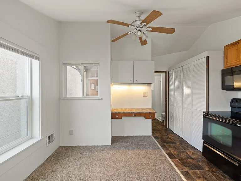 112 E 1st St #2 — Photo 5