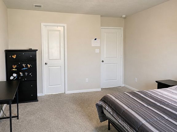 4th image of 413 Fort Dix Ln