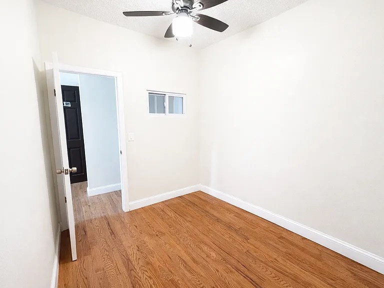 22 Chestnut St #1 — Photo 3