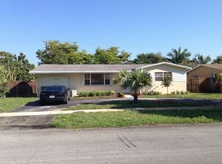 7041 SW 2nd Ct, Hollywood, FL 33023