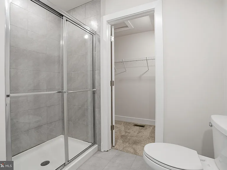 114 King St #B — Photo 25