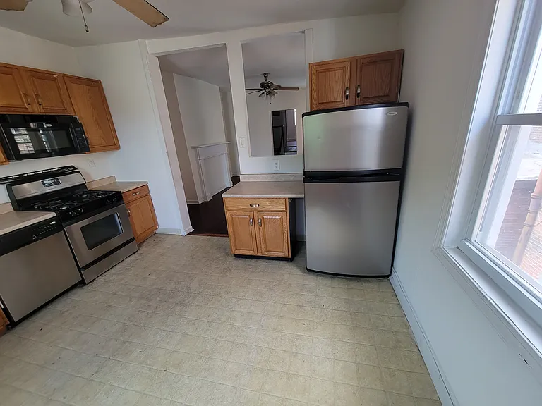 419 Fairmount Ave #B — Photo 23