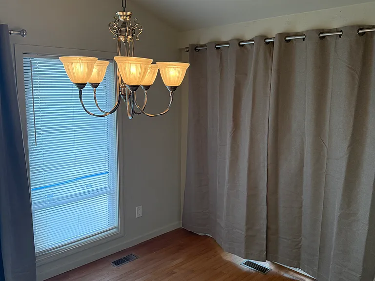 7885 NW Ridgewood Dr — Photo 2