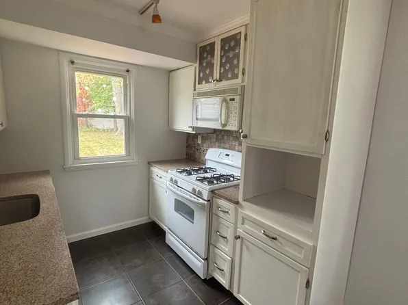 351 E 232nd St, Euclid, OH 44123