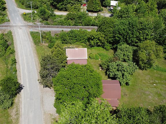 3rd image of 48 River Road