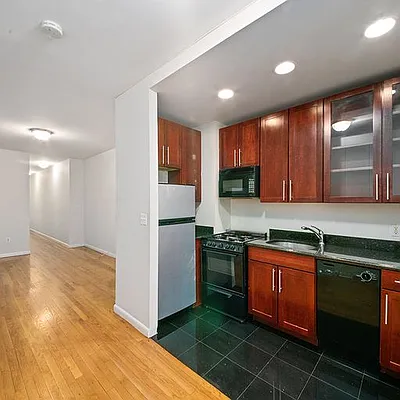 Rented by Domus Realty | media 14