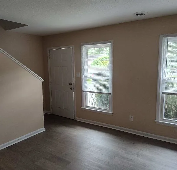 432 Homestead St #C — Photo 8