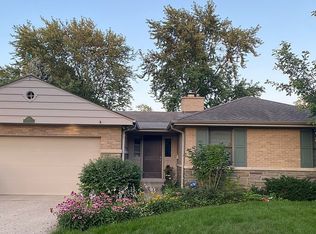 6425 N Kilpatrick Ave, Lincolnwood, IL 60712
