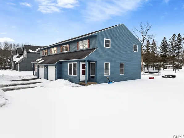 90 College St, Hamilton, NY 13346