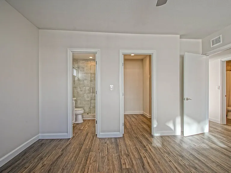 307 Bayview Dr — Photo 29
