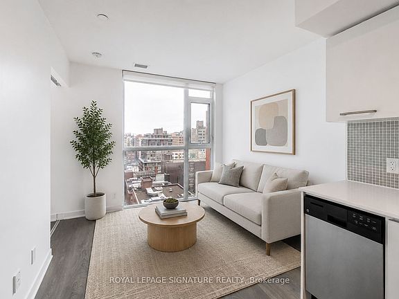 4th image of 87 Peter St #1203