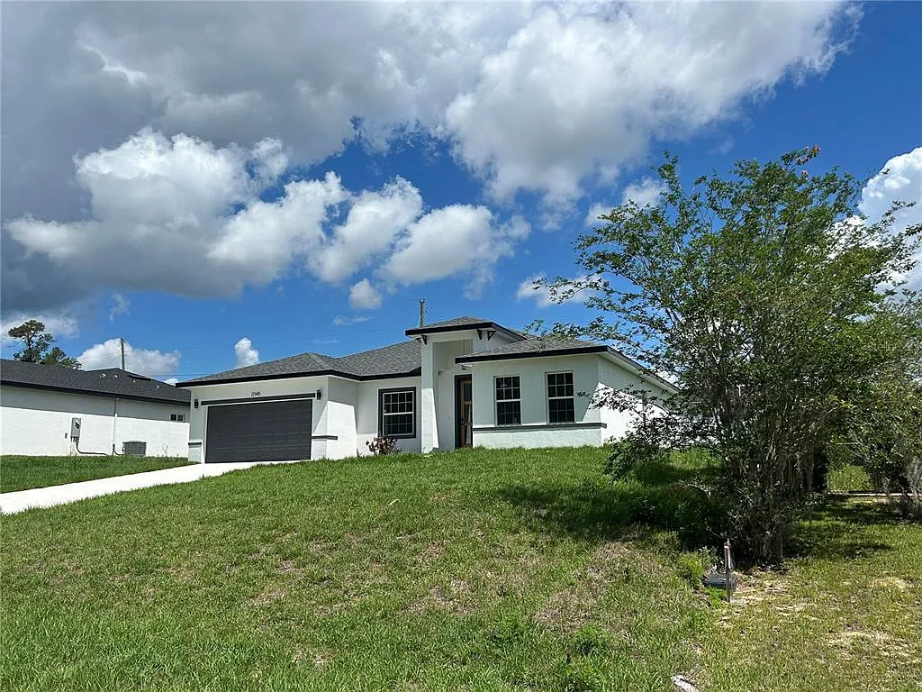 4 bed, 2.0 bath, 1792 sqft, $1,950 — Photo 4