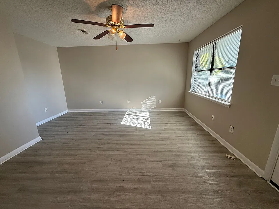 1411 Ascent Trl NW