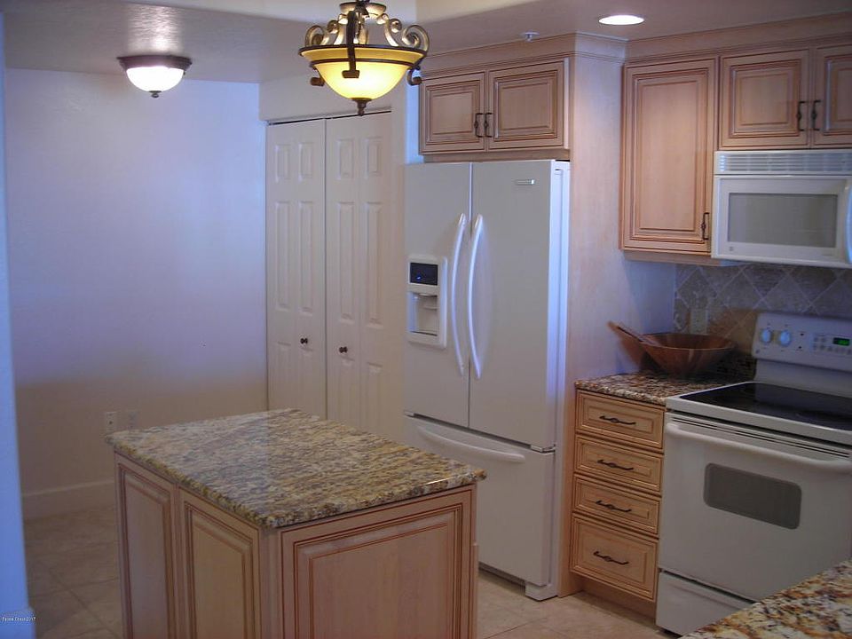 1st image of 817 Mystic Dr APT 204