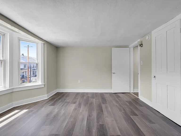 265-267 E Bertsch St #5 — Photo 15