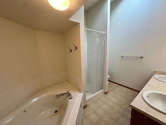 4th image of 2802 Sundown Ln APT 302