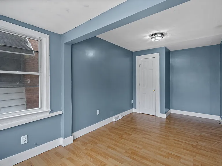 556 Florence St #1 — Photo 6